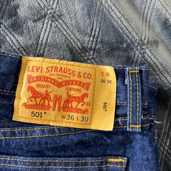 Levis 501 jeans - Picture 2 of 5